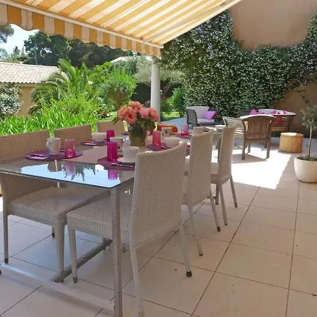 Saint-aygulf Sleeps 8 Pool Air Con Wifi Сasa de vacaciones Saint Aygulf