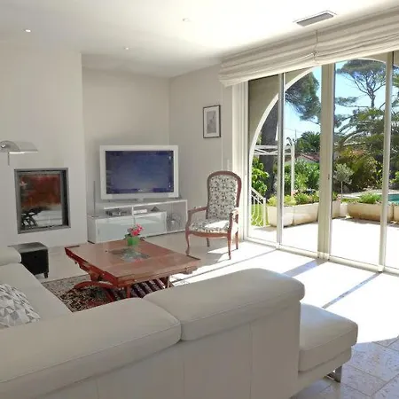 Saint-aygulf Sleeps 8 Pool Air Con Wifi Сasa de vacaciones Saint Aygulf